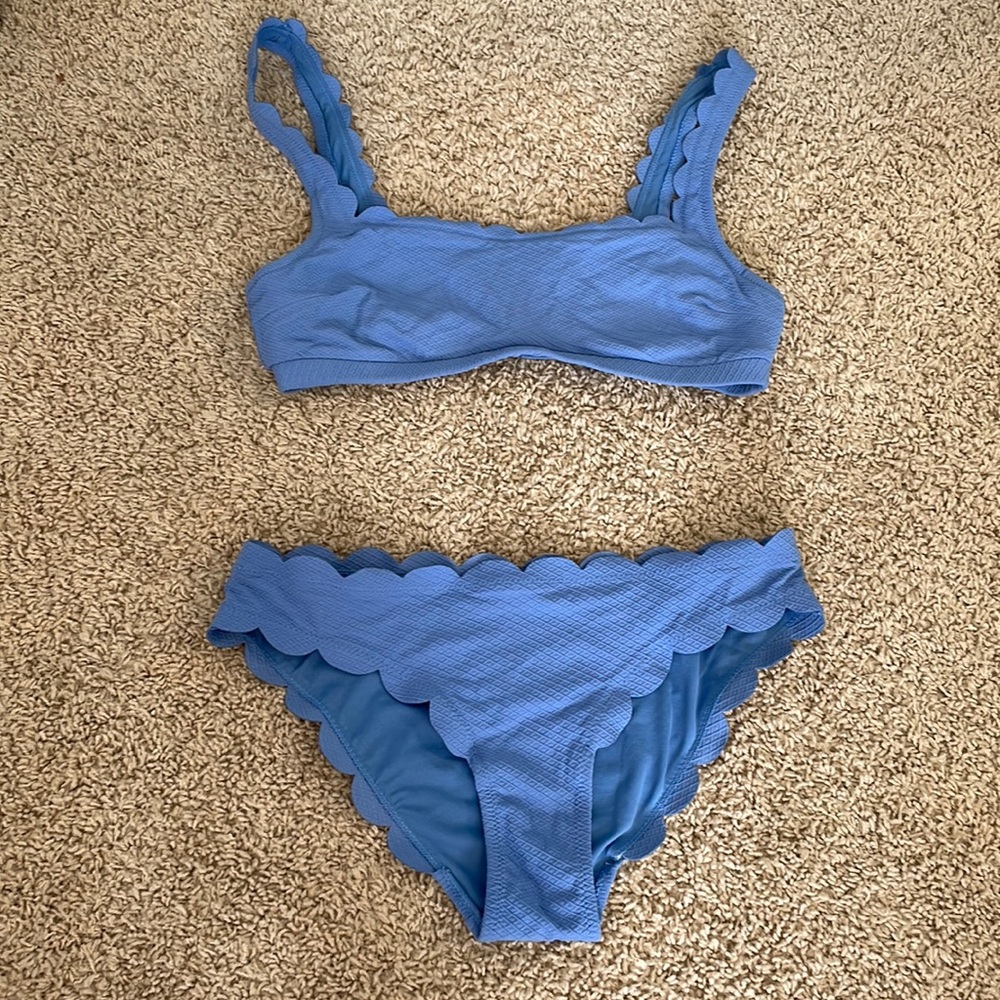 Blue scalloped 2 piece bathing suit